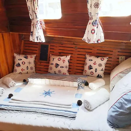 Navy Blue Yacht Charter Botel Marmaris